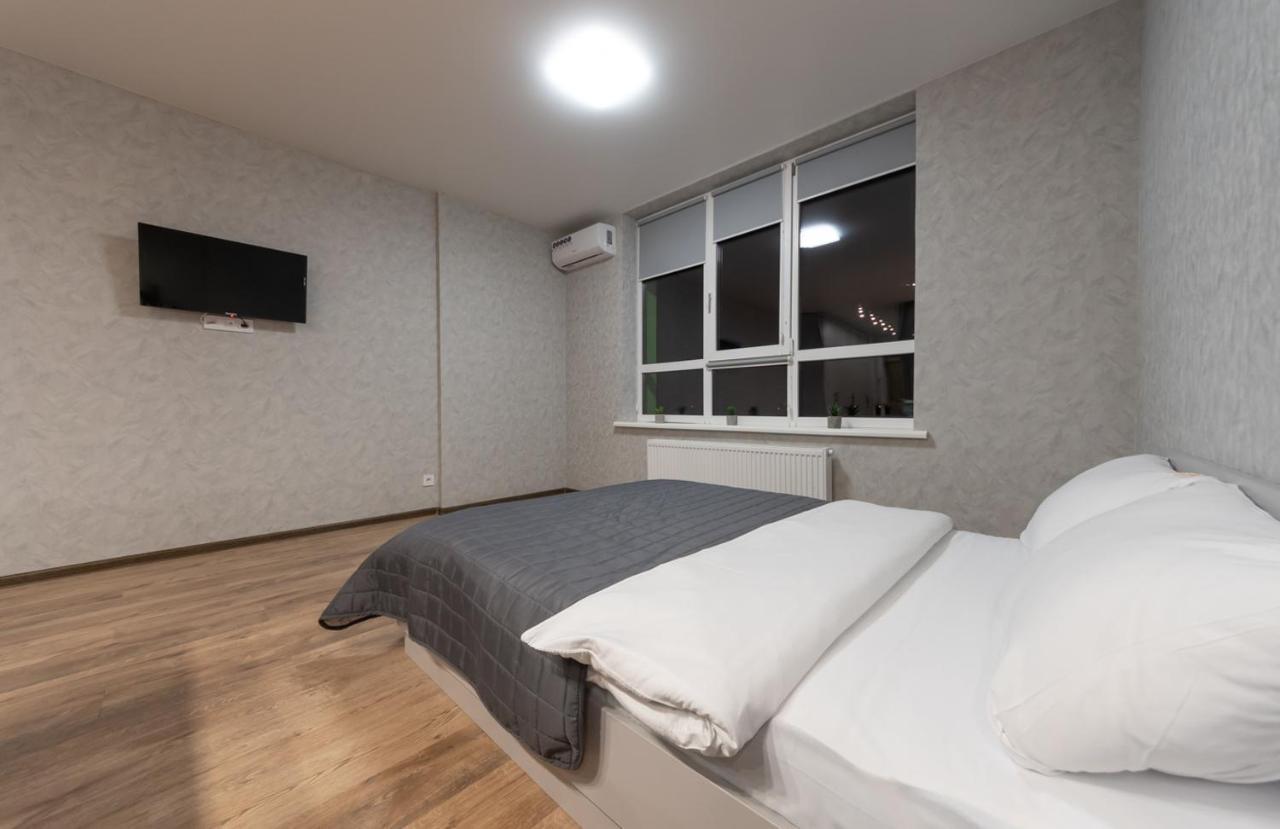 Flatrent Olympic Park, Метро Бориспільська Поруч! เคียฟ ภายนอก รูปภาพ